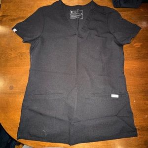 Black XS FIGS top
